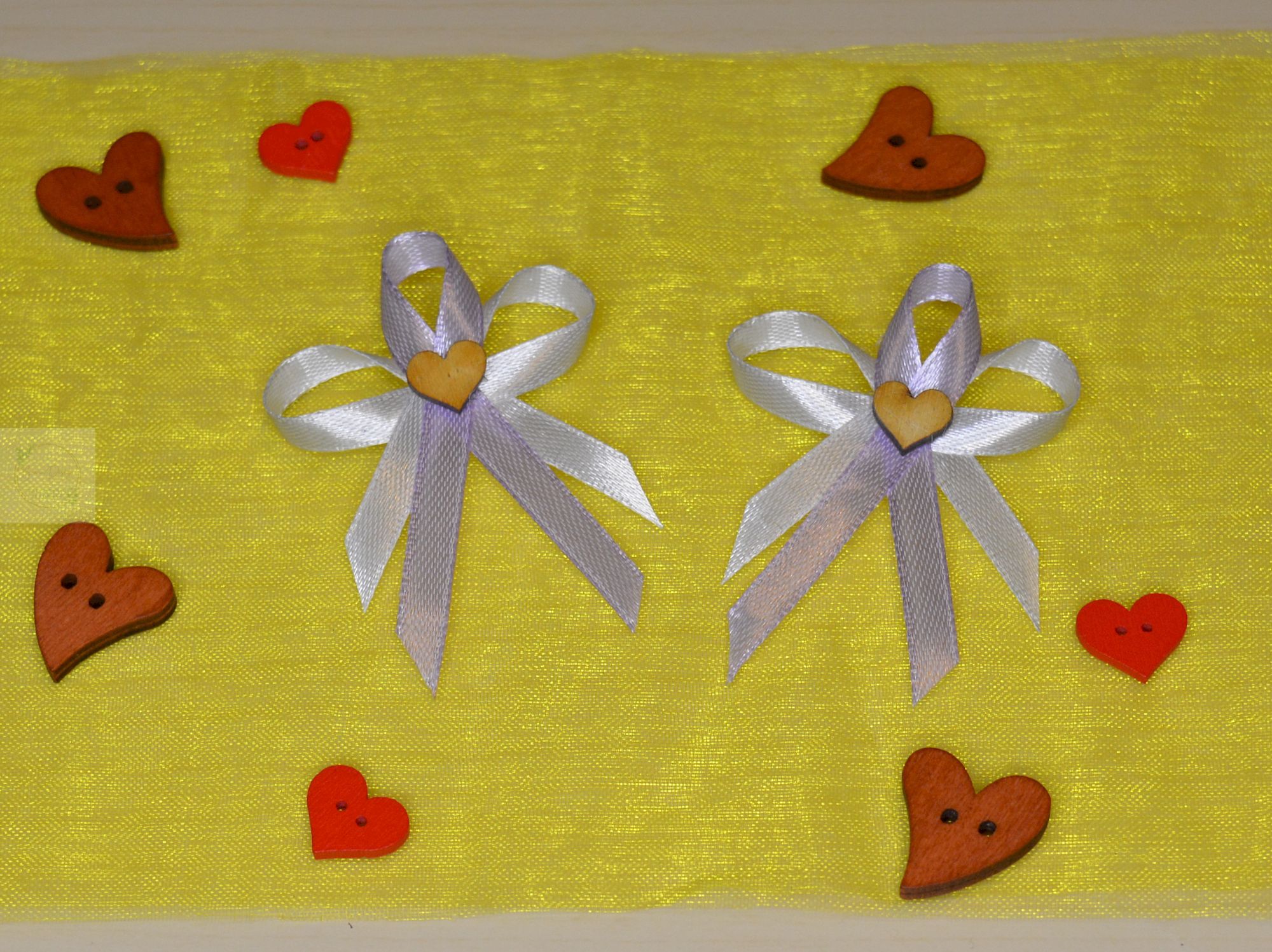 Lila svatební vývazek se srdcem 