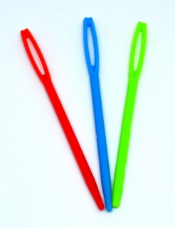 Plastová jehla 1ks menší